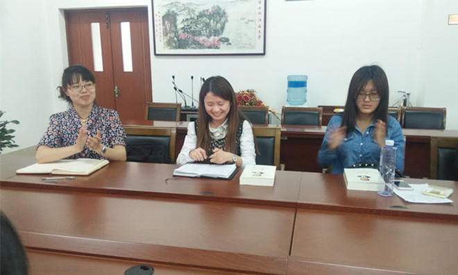 色色啦
2013学生党支部召开“两学一做”理论学习交流会