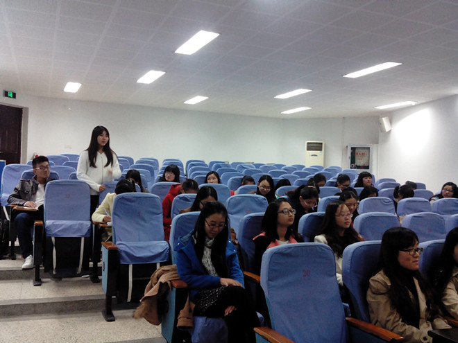 点滴做起，助人为乐--记色色啦
道德大讲堂活动