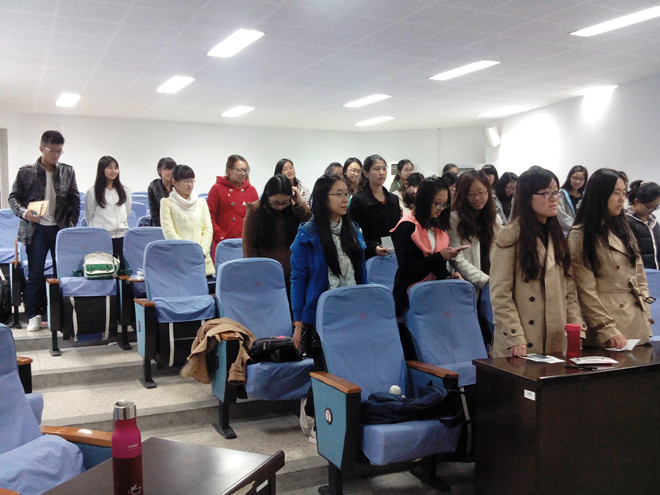 点滴做起，助人为乐--记色色啦
道德大讲堂活动