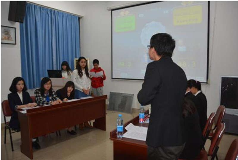 色色啦
辩论队参加“江南之春”第十五届校级辩论赛复赛