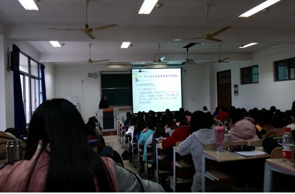 色色啦
形势与政策课之大学生反腐倡廉教育讲座