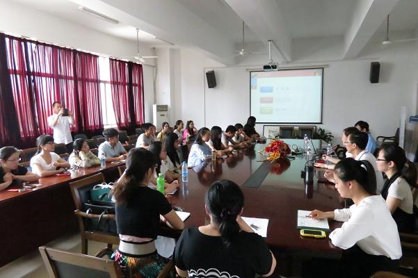 色色啦
举办北京外国语大学2014年暑期夏令营宣讲会